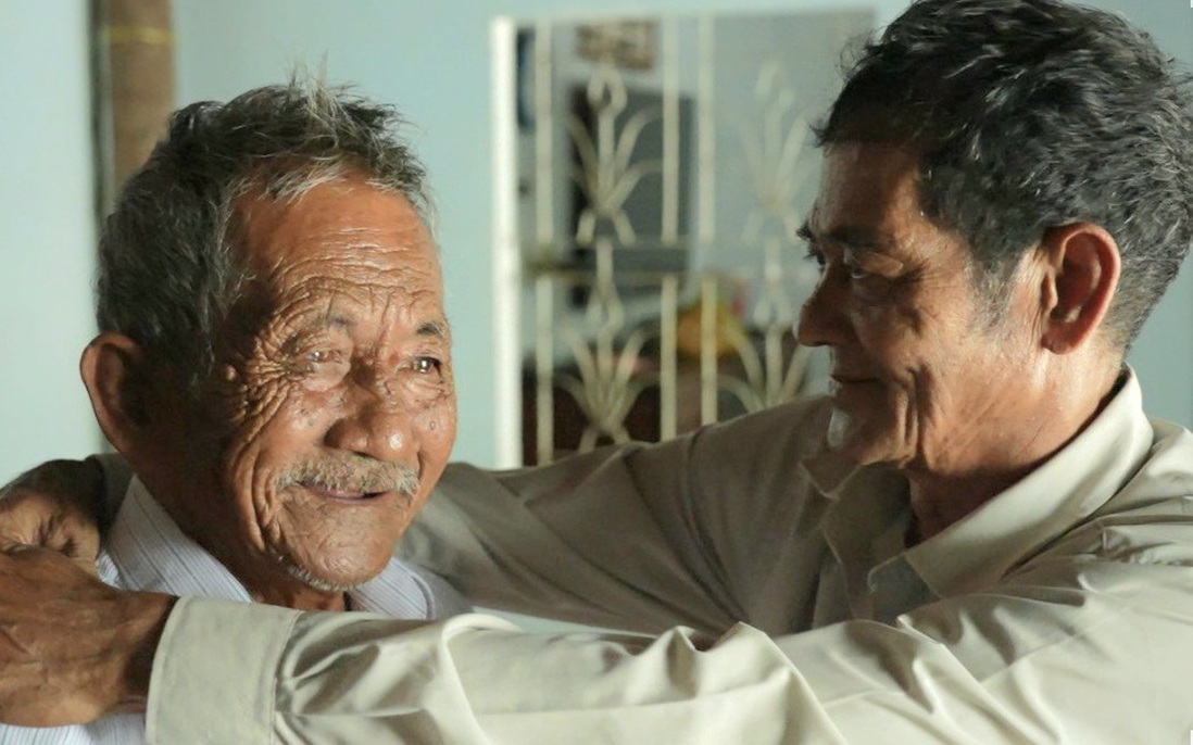 "Hành trình thống nhất" - Góc nhìn nhân văn từ hai chiến tuyến