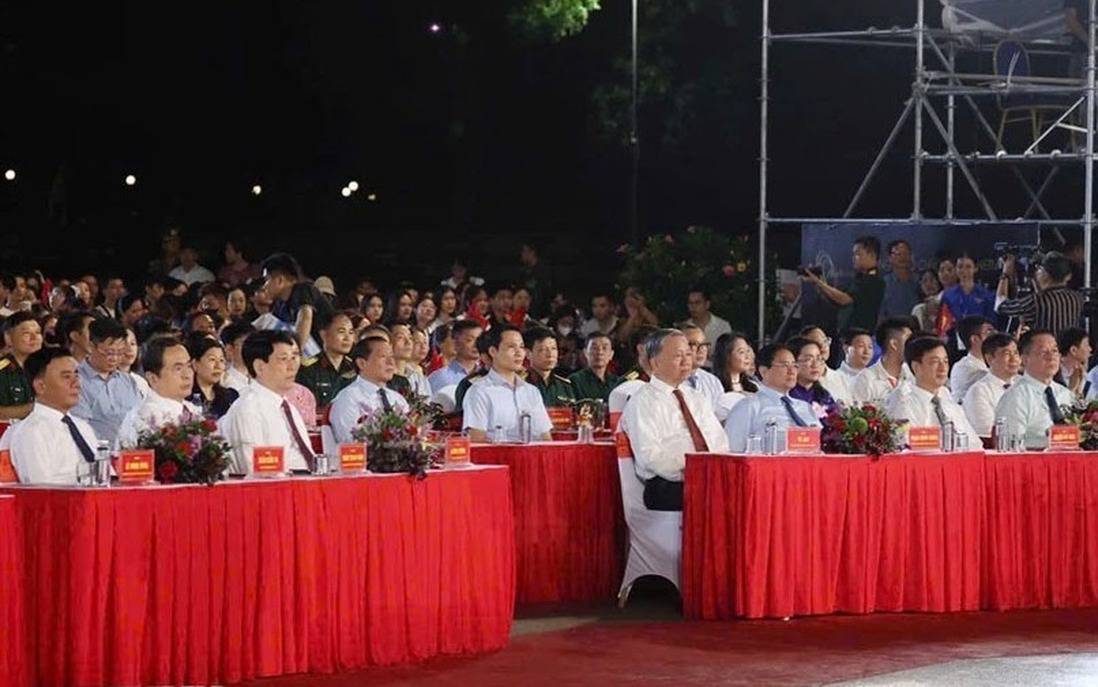Lãnh đạo Đảng, Nhà nước dự chương trình nghệ thuật về Chủ tịch Hồ Chí Minh