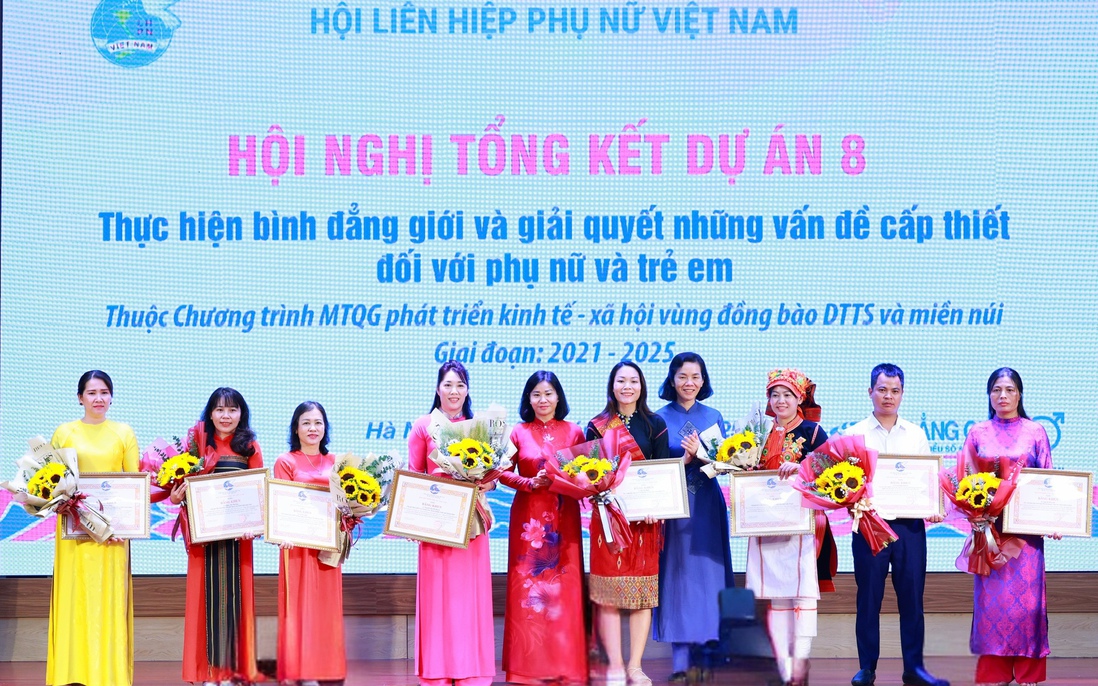 Biểu dương 20 tập thể, 10 cá nhân tiêu biểu trong triển khai Dự án 8