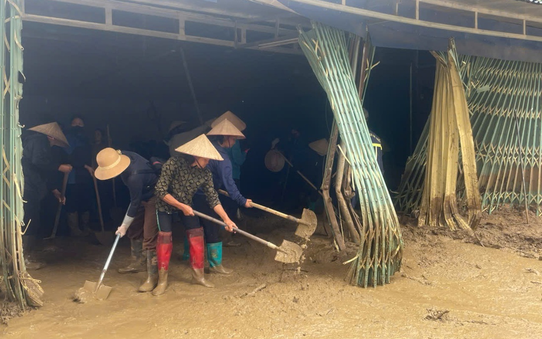 Hội LHPN Bắc Kạn thăm hỏi, hỗ trợ gia đình hội viên, phụ nữ thiệt mạng do mưa lũ