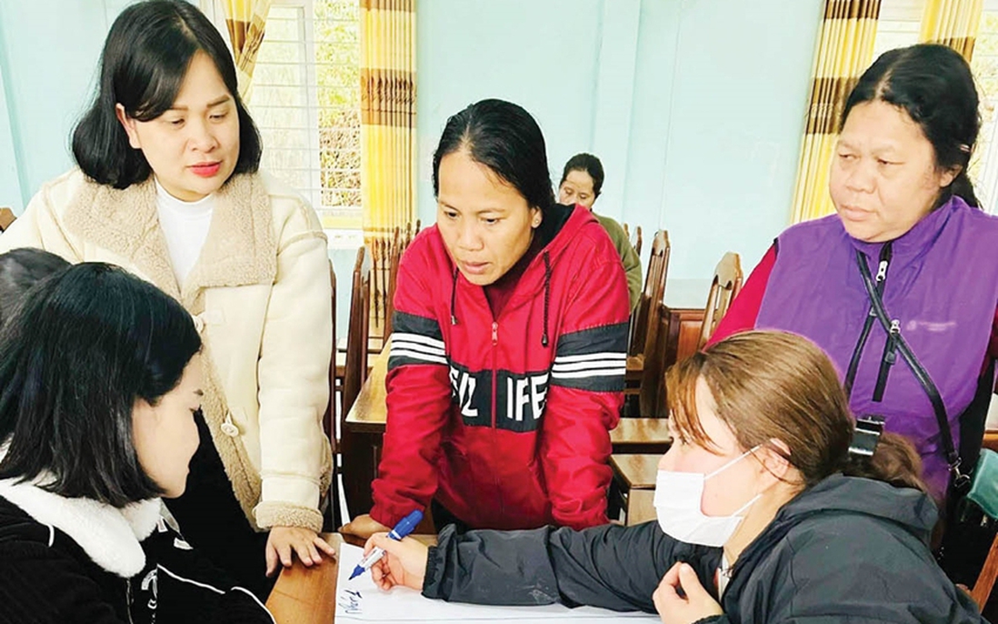 Hơn 300 lớp truyền thông - "tấm áo giáp" giúp phụ nữ bảo vệ mình trước những cuộc gọi lạ
