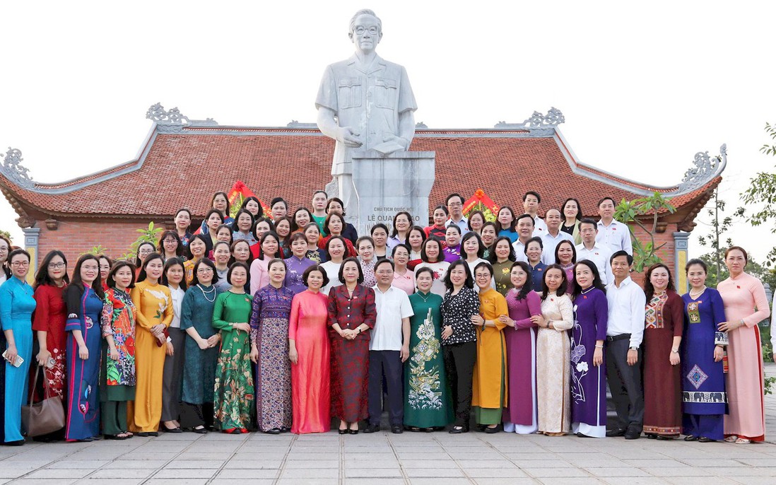 Phó Chủ tịch Quốc hội Nguyễn Thị Thanh dự sinh hoạt chuyên đề Nhóm Nữ đại biểu Quốc hội