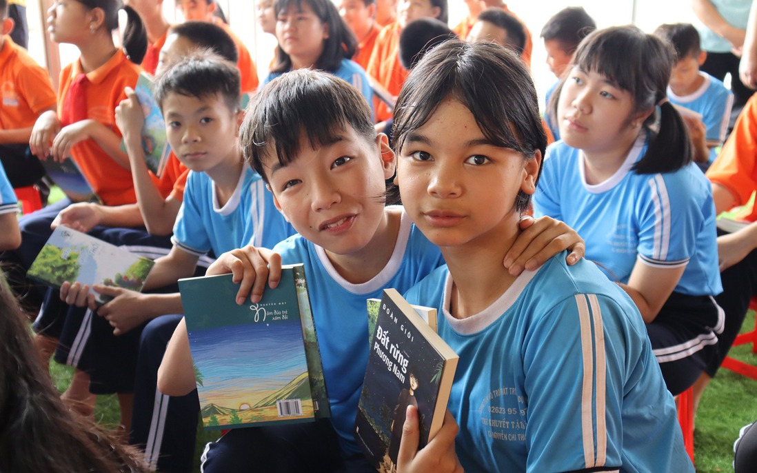 Gieo mầm văn hóa đọc cho trẻ em vùng sâu, vùng xa