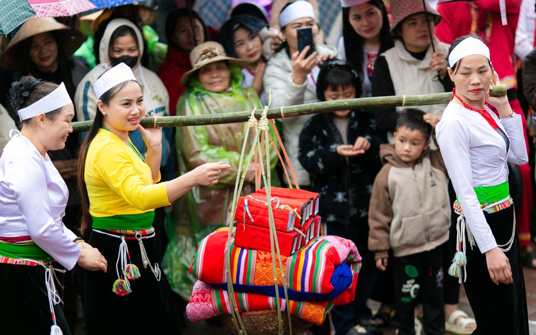 Những học sinh chung tay bảo tồn nghề thủ công truyền thống của người Mường ở Thạch Thất