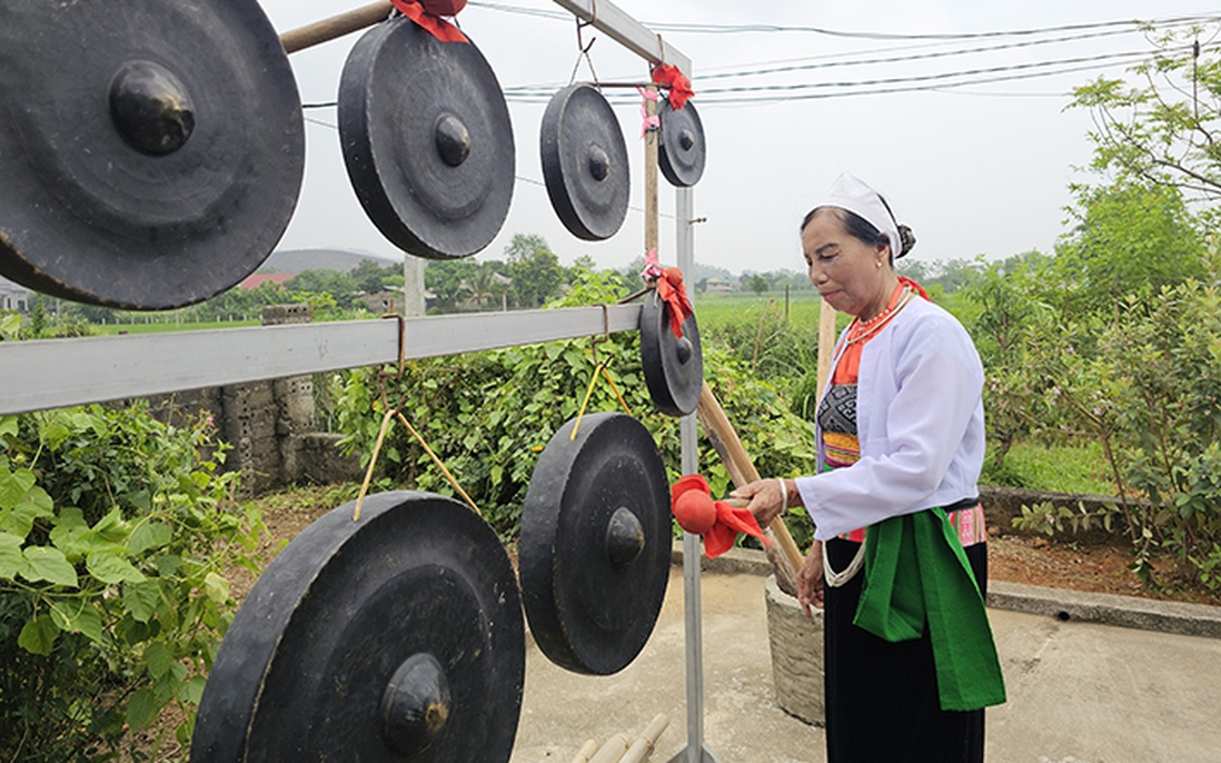 "Giữ lửa" văn hóa Mường giữa đại ngàn Thanh Sơn