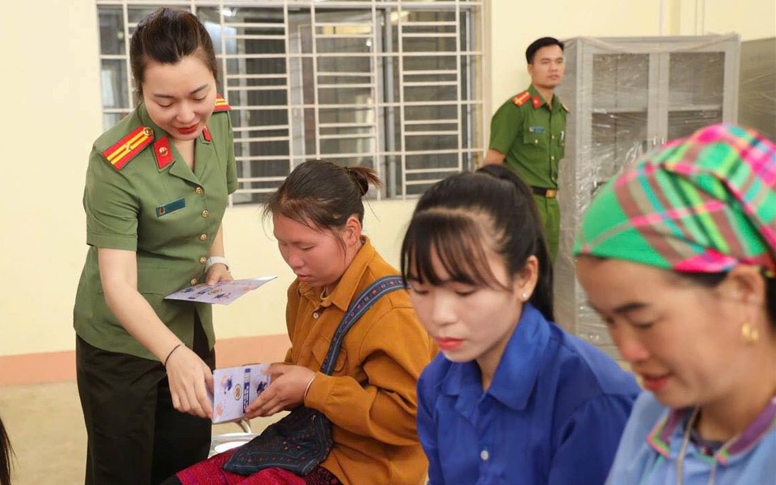 Lào Cai: Phụ nữ Công an "Đồng hành cùng phụ nữ biên cương"