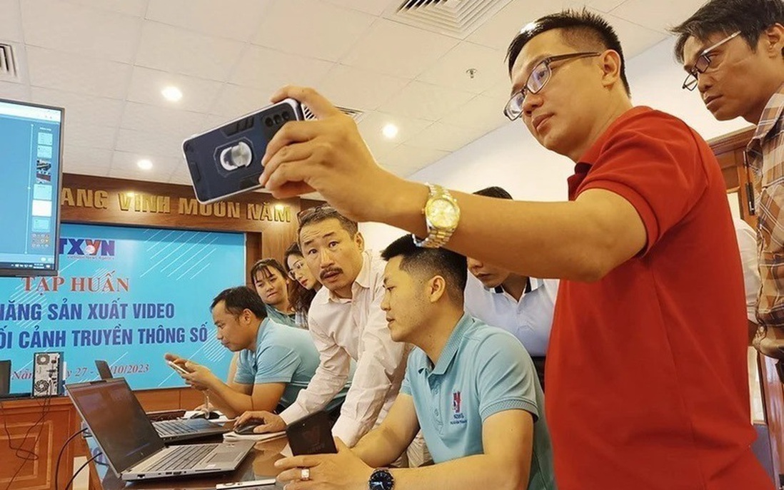 Xây dựng Tổ hợp báo chí truyền thông đóng vai trò định hướng dư luận xã hội