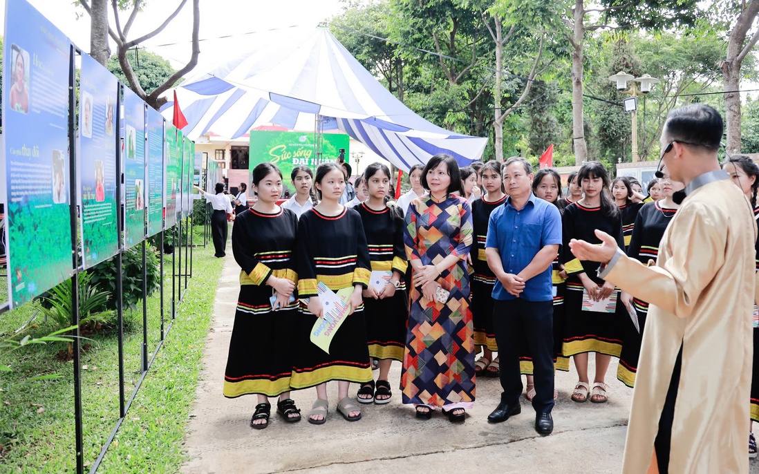 "Sức sống đại ngàn" lan tỏa nghị lực vươn lên của phụ nữ và trẻ em Tây Nguyên