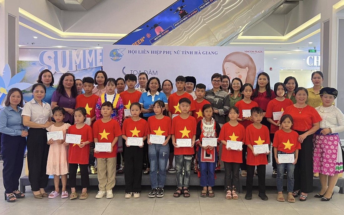 Hà Giang: Chương trình "Mẹ đỡ đầu" lan tỏa yêu thương tới trẻ em dân tộc, khó khăn