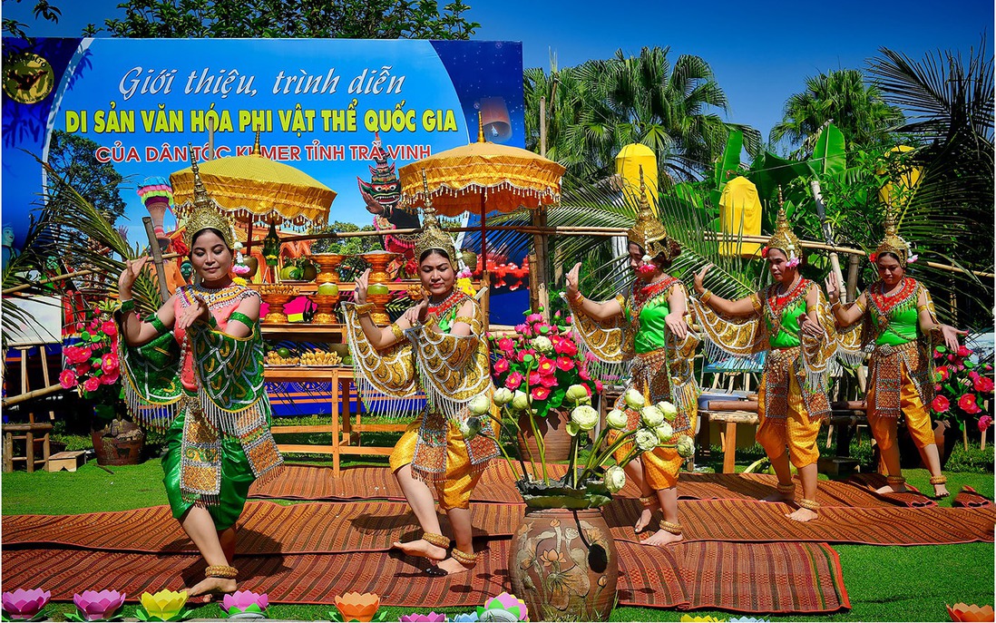 Phụ nữ Khmer - Hạt nhân sáng tạo của các hoạt động
du lịch bản địa