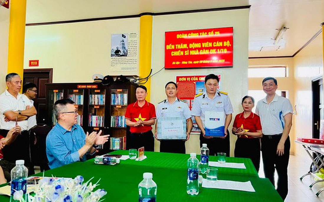 Đoàn Hội Nhà báo Việt Nam kết thúc chuyến công tác đặc biệt thăm Trường Sa