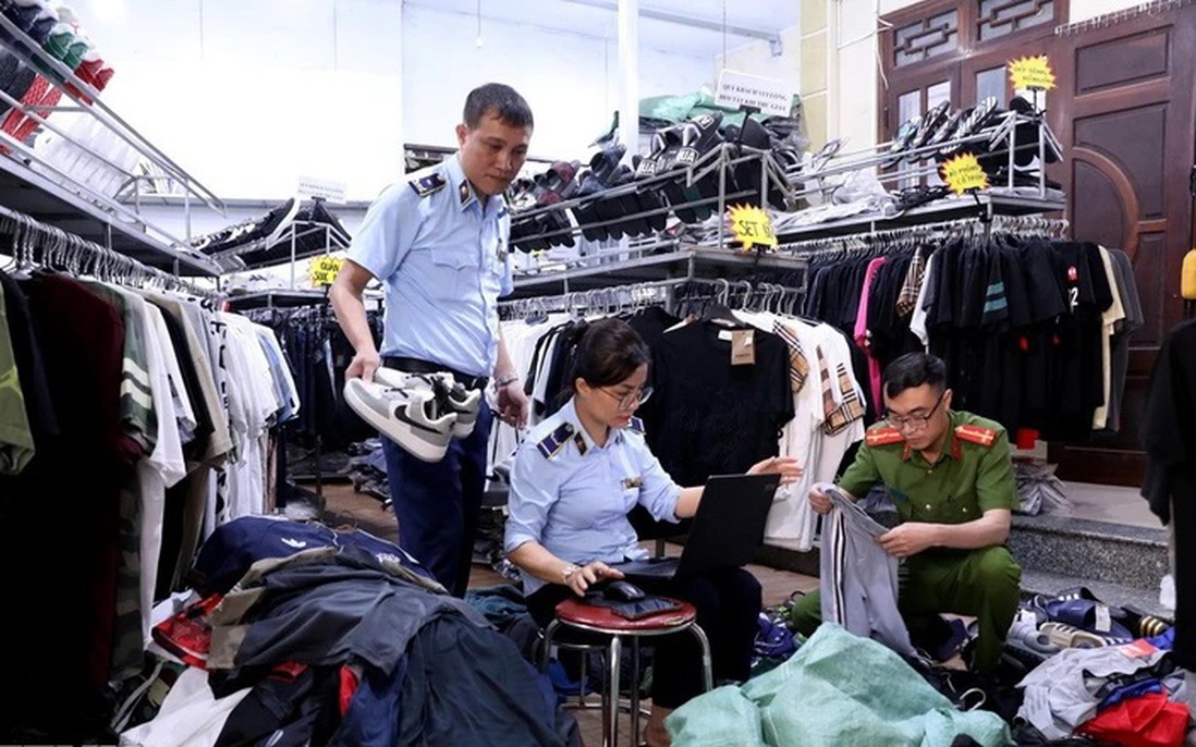 Sản xuất, buôn bán hàng giả có thể bị phạt tới 400 triệu đồng