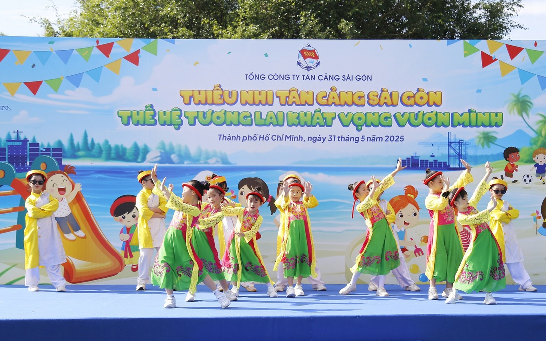 Hơn 2.000 phần quà tặng trẻ em nhân Ngày 1/6
