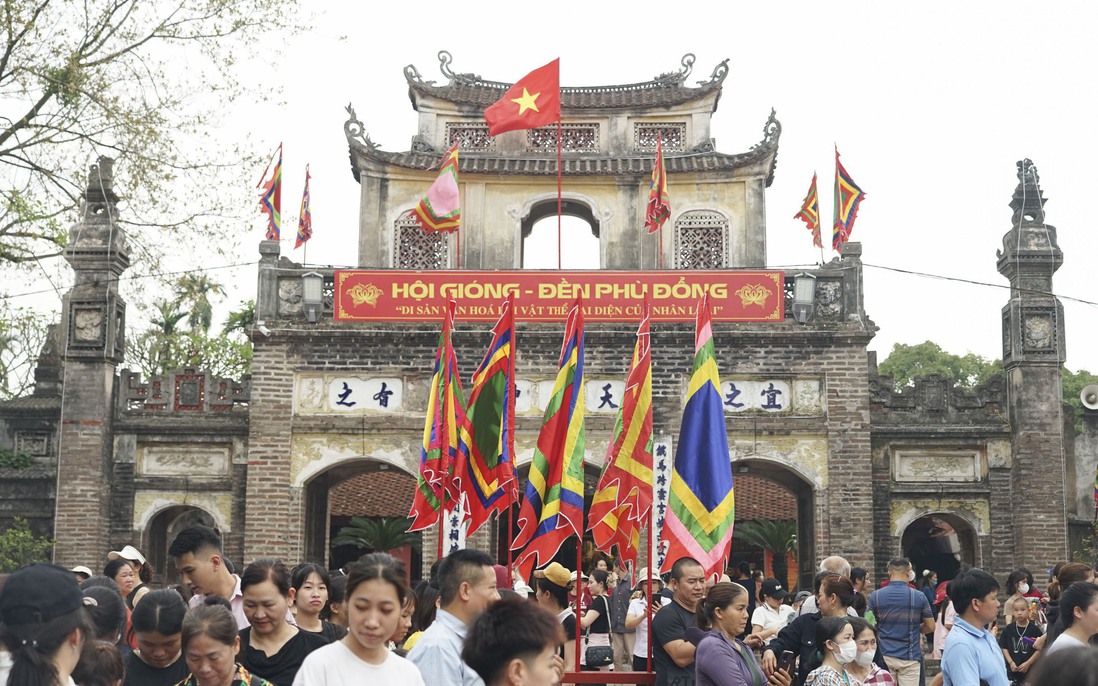 Tưng bừng khai mạc Hội Gióng Phù Đổng 2025