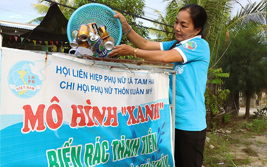 Chi hội trưởng giúp xã đảo xanh, sạch hơn từng ngày