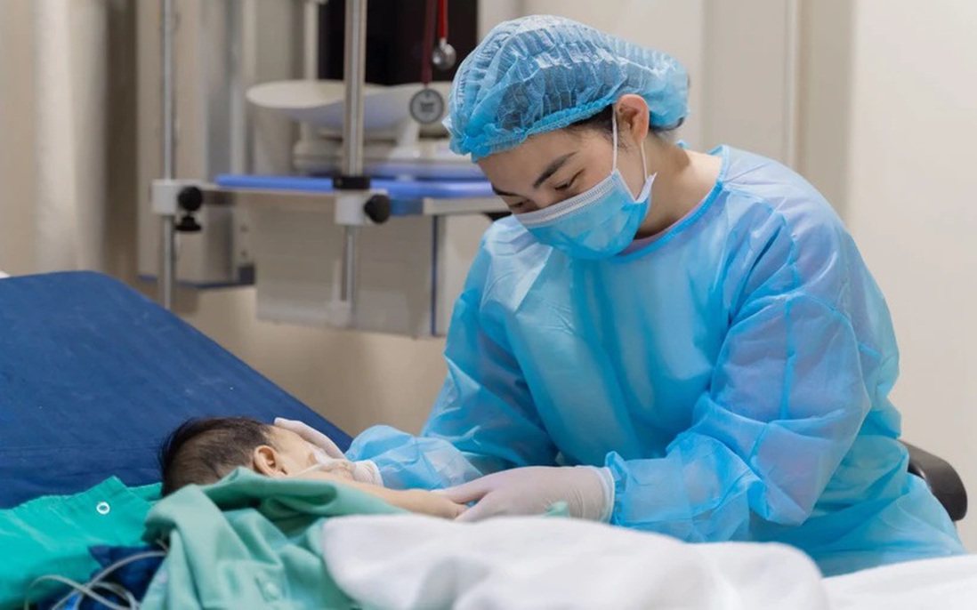 Ghép gan thành công cho trẻ nhỏ tuổi và nhẹ cân nhất từ trước đến nay ở Việt Nam