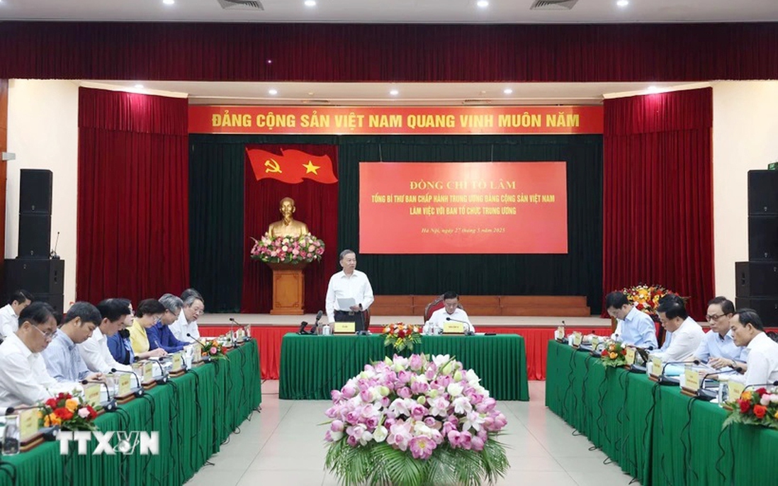 Tinh gọn bộ máy: Bố trí cán bộ tương xứng với yêu cầu phát triển