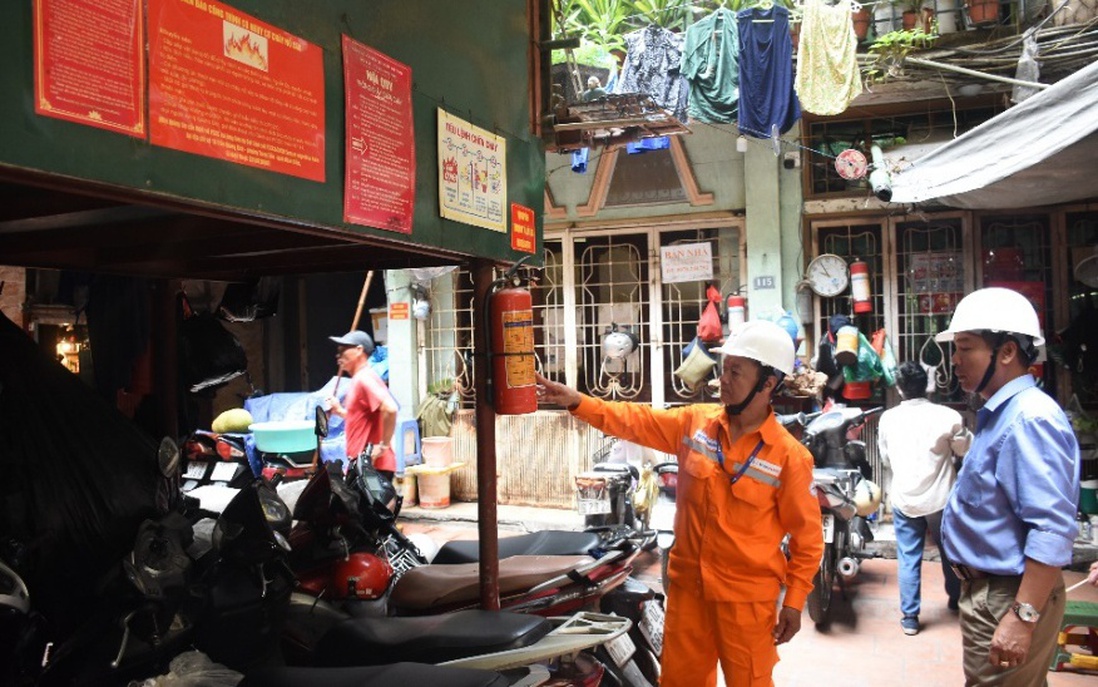 Cảnh báo chập cháy điện ở các khu tập thể, chung cư cũ - EVN Hà Nội khuyến cáo người dân về an toàn điện