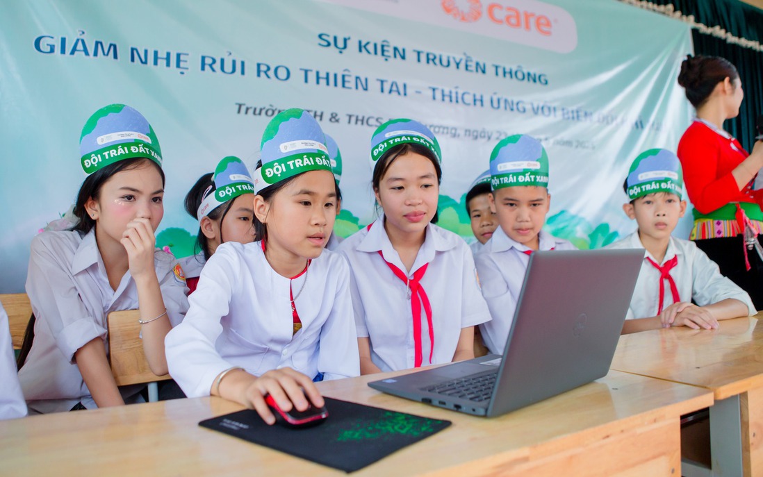 Trang bị kiến thức về biến đổi khí hậu cho học sinh dân tộc thiểu số tại Hòa Bình