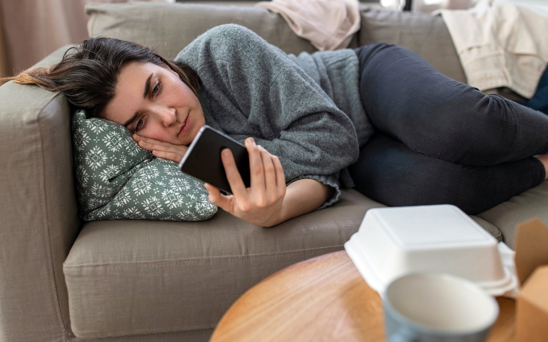 Cách thoát khỏi tâm trạng tồi tệ vì "nghiện" mạng xã hội