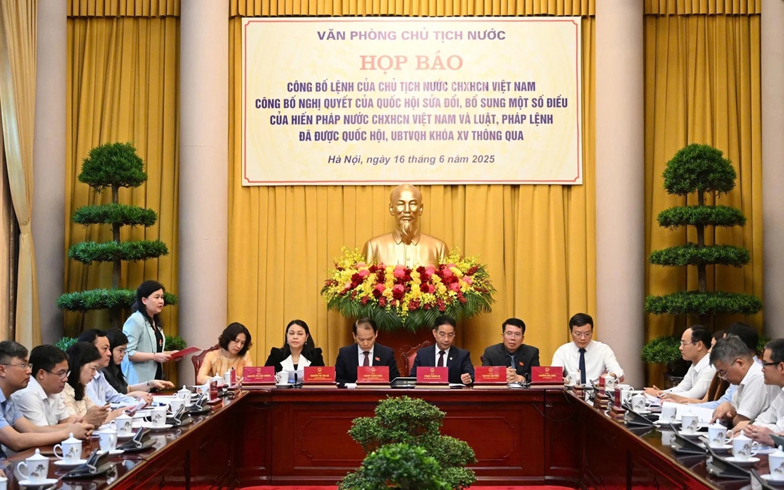 Công bố lệnh của Chủ tịch nước về Hiến pháp, tổ chức chính quyền địa phương 2 cấp từ 1/7/2025
