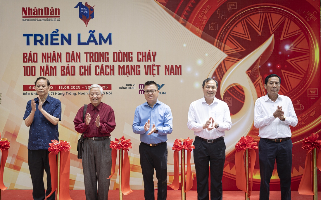 Báo Nhân Dân tôn vinh 100 năm Báo chí Cách mạng qua sách, ấn phẩm và triển lãm chuyên đề