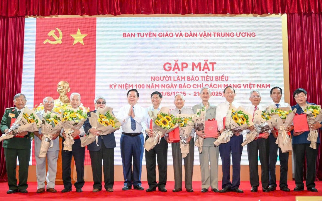Gặp mặt người làm báo tiêu biểu nhân 100 năm Ngày Báo chí Cách mạng Việt Nam