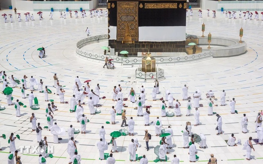 Hơn 1,3 triệu tín đồ Hồi giáo vượt nóng dự lễ hành hương Hajj ở Saudi Arabia