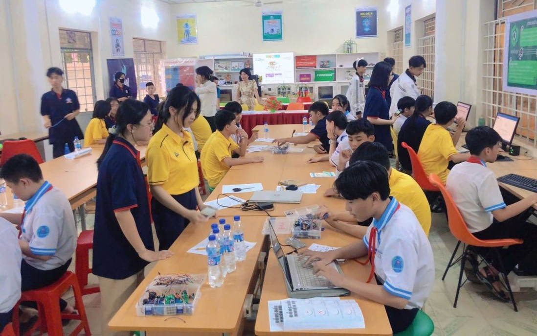 Mường Ảng: Bước chuyển mình mạnh mẽ nhờ chuyển đổi số trong giáo dục và hành chính công