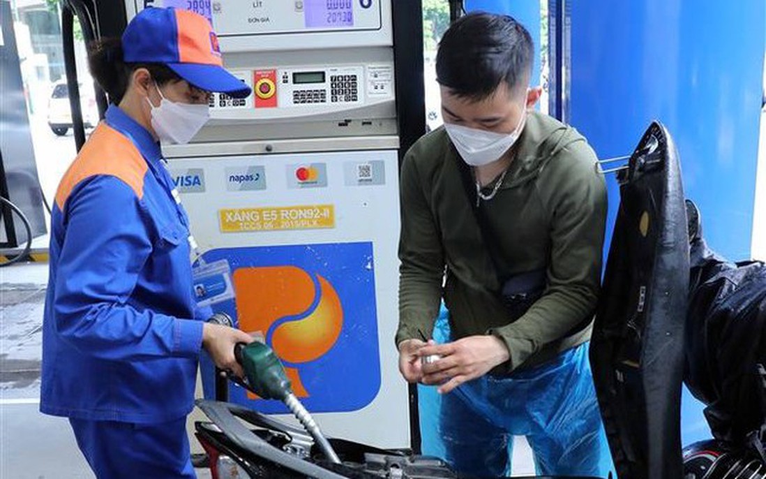 Giá xăng dầu tiếp tục đồng loạt tăng