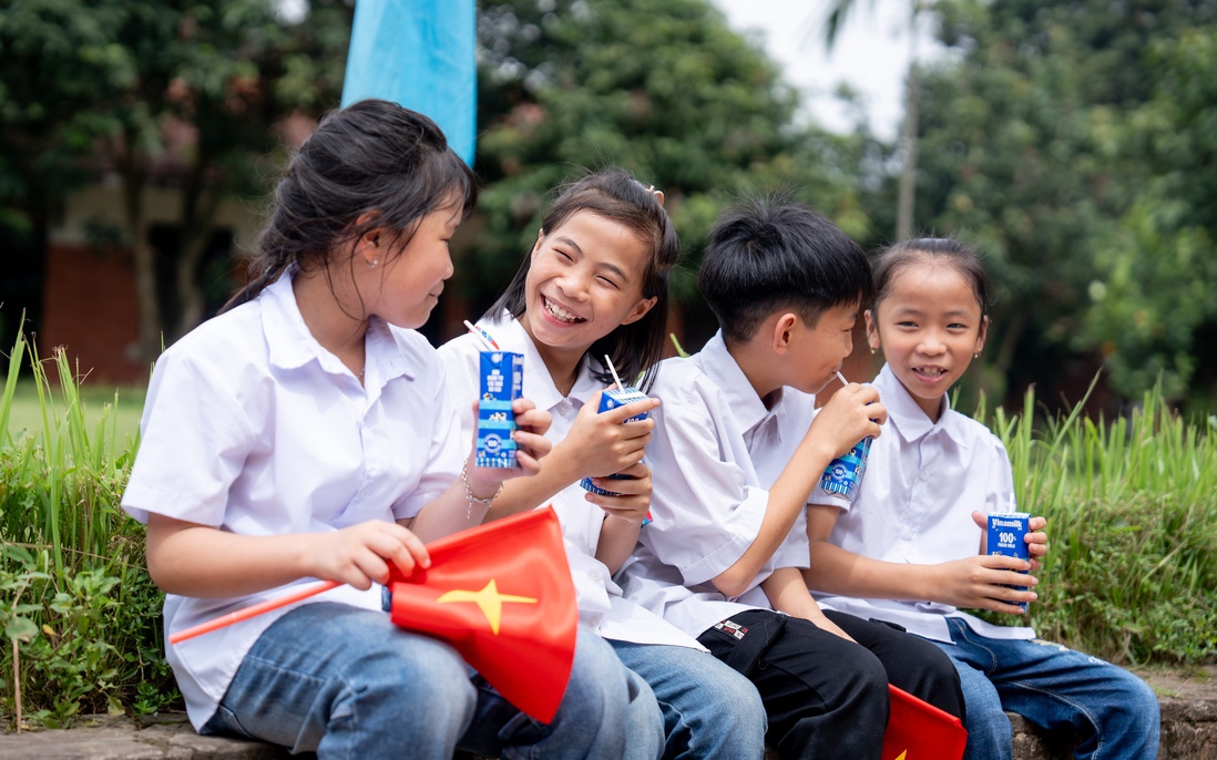 Gần 70.000 hộp sữa được trao tặng cho trẻ em khó khăn, khởi đầu "Tháng của trẻ em" đầy ý nghĩa