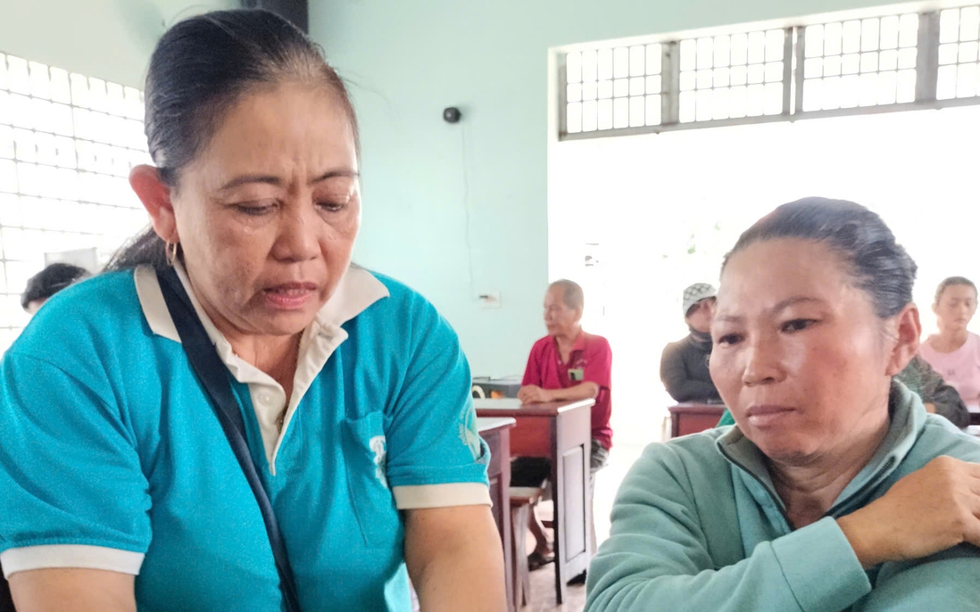 Bình Phước: "Điểm lõm sóng" vùng biên "gây khó" cho việc hướng dẫn tích hợp giấy tờ trên VNeID