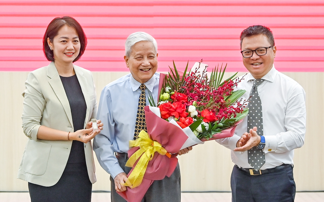 Ra mắt cuốn sách kết tinh gần 80 năm làm nghề của nhà báo Hà Đăng