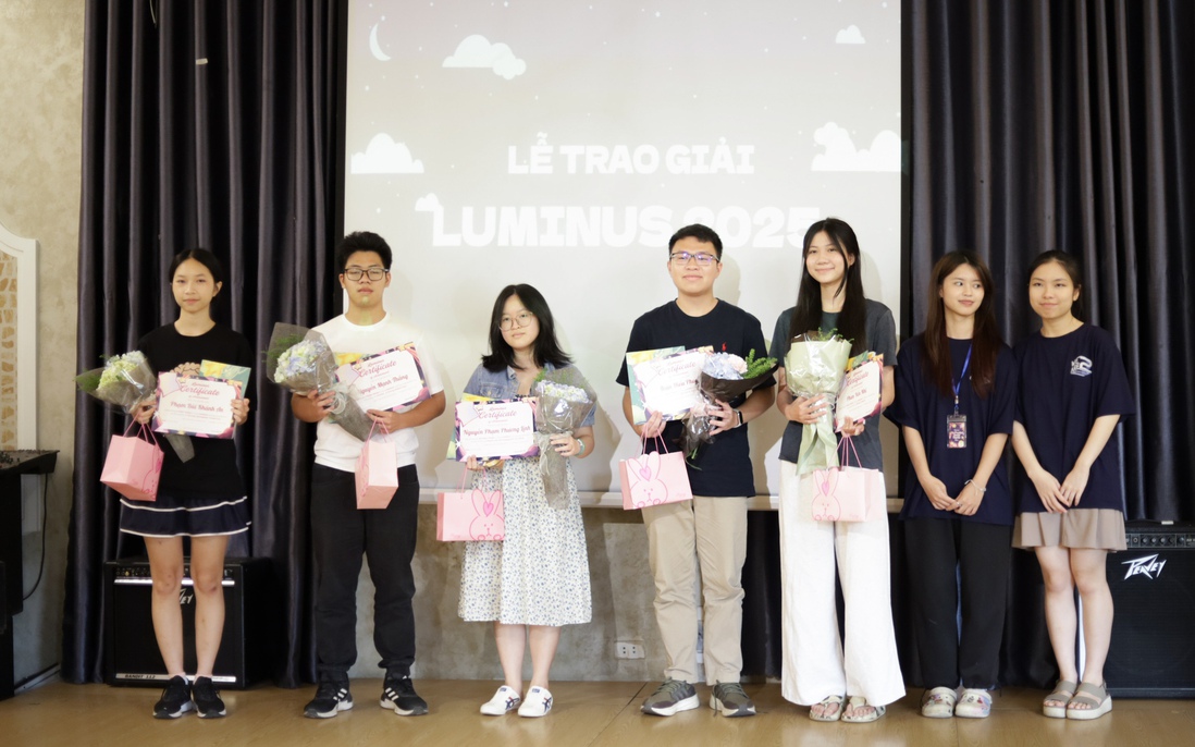 Học sinh Ams viết những ước mơ qua sách song ngữ "The Little Stars"