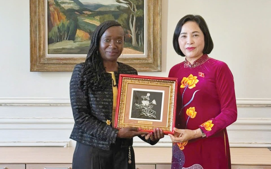 Phó Chủ tịch Quốc hội Nguyễn Thị Thanh hội đàm với Phó Chủ tịch Quốc hội Pháp Nadège Abomangoli