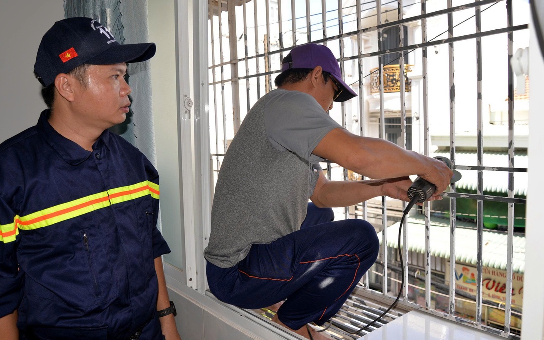 TPHCM ra quân tuyên truyền, vận động người dân tháo dỡ “chuồng cọp” ở chung cư