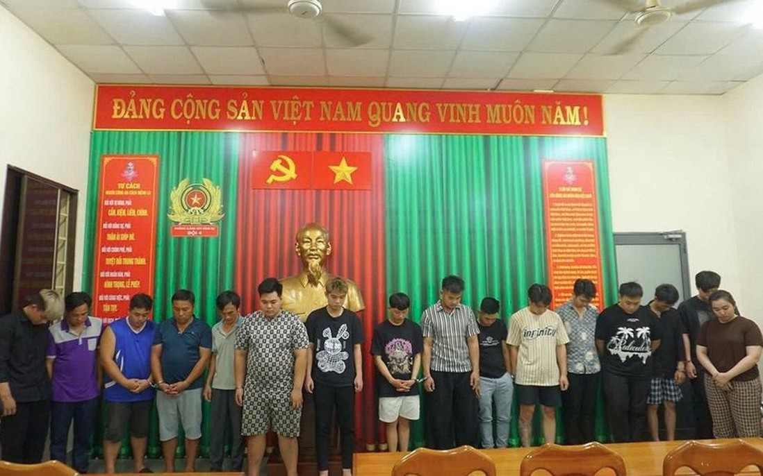 TPHCM: Bắt 31 đối tượng chuyên bán "bóng cười" cho nhà hàng, quán bar