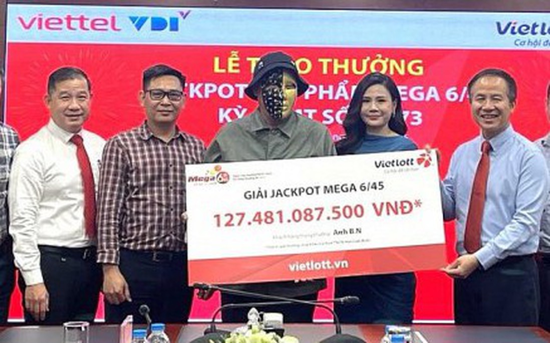 Một khách hàng may mắn trúng xổ số Vietlott hơn 344 tỉ đồng