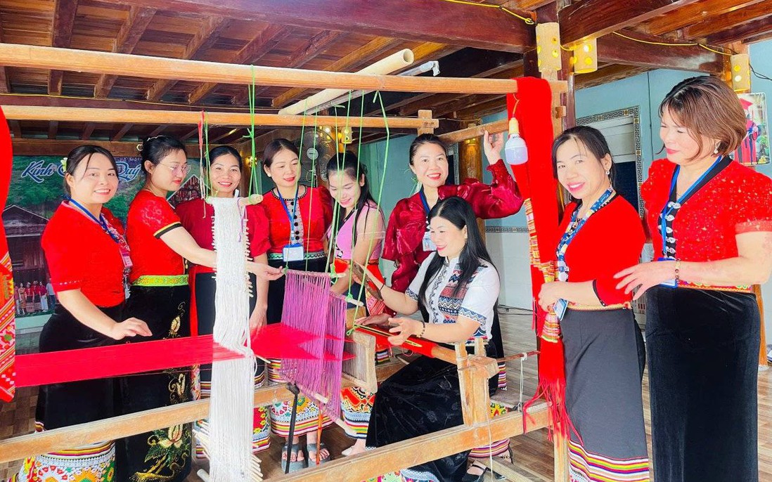 Phát triển du lịch và lan tỏa nét đẹp văn hóa dân tộc Thái