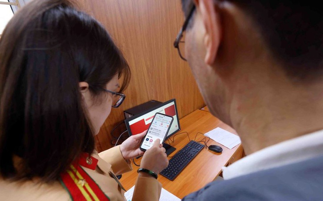 Cục Cảnh sát Giao thông thông tin về việc cập nhật giấy phép lái xe trên VNeID