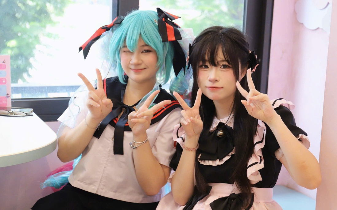 Gen Z thích thú trải nghiệm làm "cô chủ", "cậu chủ" tại cà phê cosplay