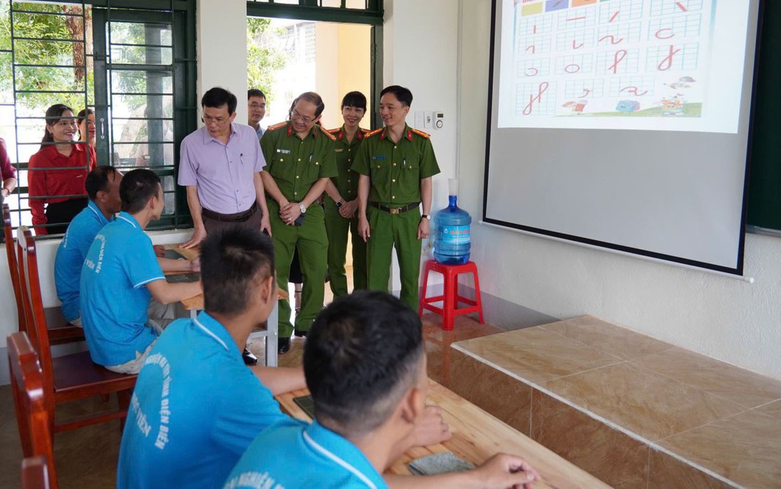 Điện Biên: Mở lớp học xóa mù chữ tại cơ sở cai nghiện ma túy