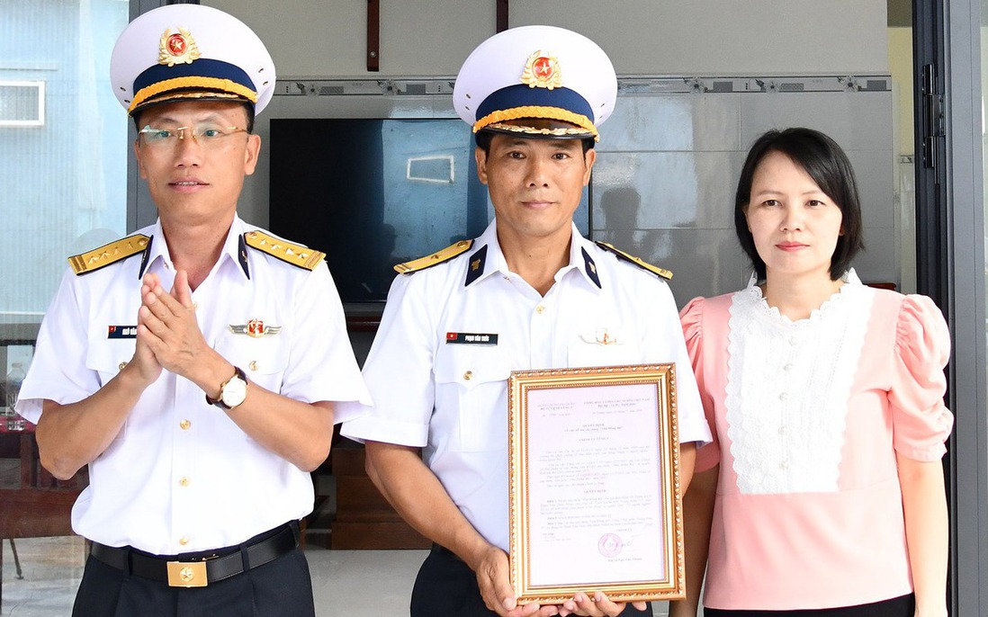 Vùng 5 Hải quân trao "Nhà đồng đội" tặng gia đình quân nhân khó khăn