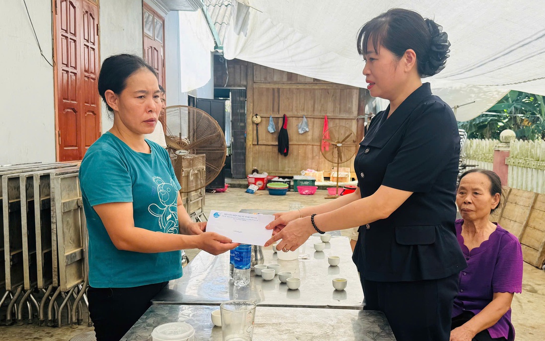 Hội LHPN tỉnh Lào Cai thăm hỏi các gia đình gặp nạn trong vụ sạt lở đất