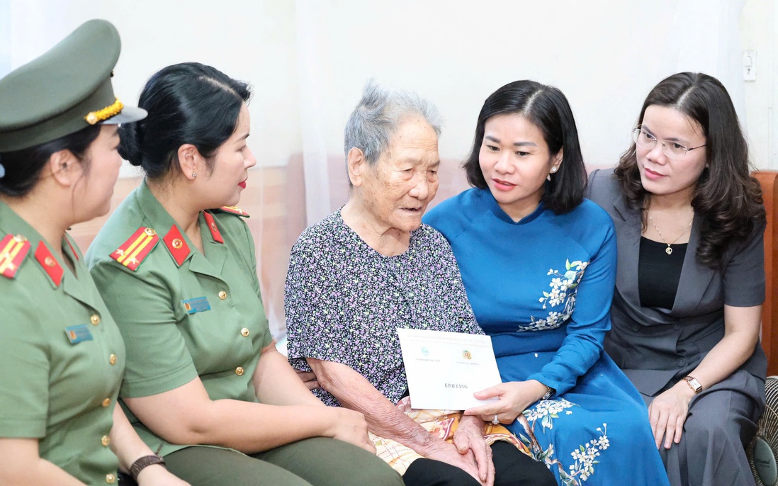 TƯ Hội LHPN Việt Nam phối hợp với Bộ Công an tri ân Mẹ Việt Nam anh hùng, gia đình chính sách tại Hưng Yên