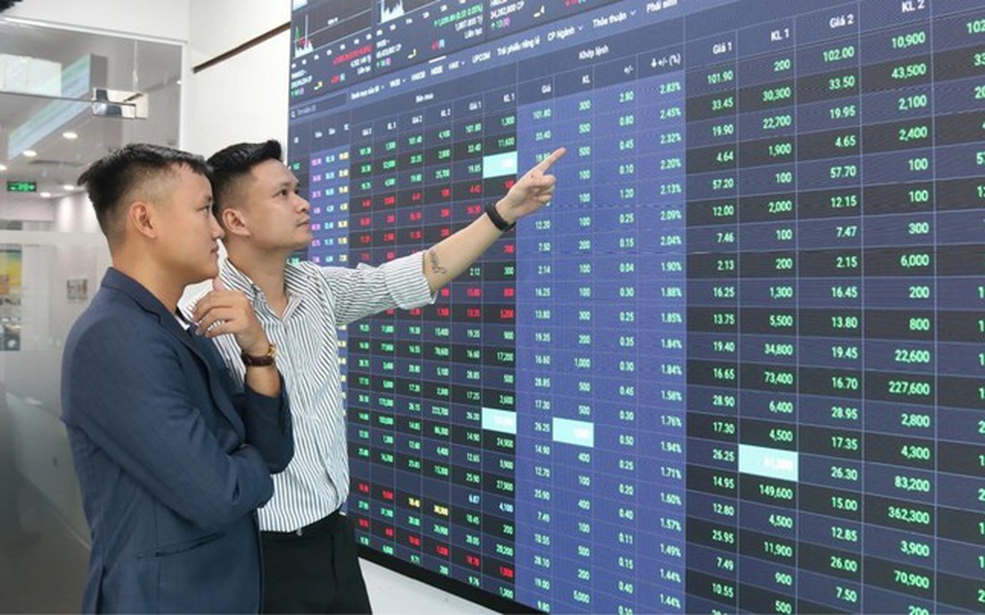 Tâm lý lạc quan lan tỏa trên thị trường chứng khoán khi VN-Index tăng sát mốc 1.500 điểm