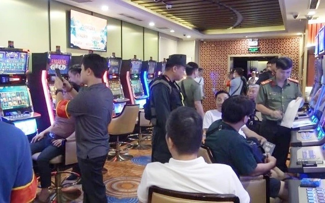 Truy tố 4 bị can bỏ trốn trong vụ án đánh bạc hơn 2.500 tỷ đồng tại King Club
