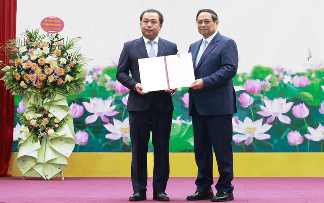 Thủ tướng Phạm Minh Chính trao Quyết định giao quyền Bộ trưởng Bộ Nông nghiệp và Môi trường