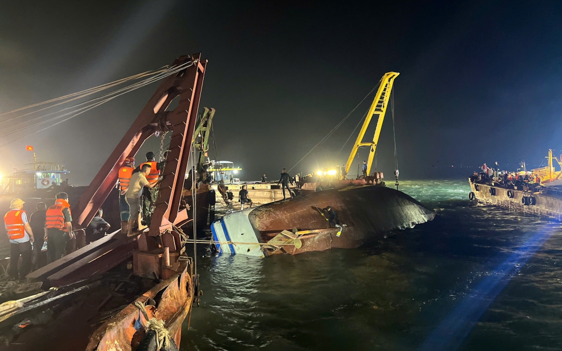 Vụ đắm tàu tại Hạ Long (Quảng Ninh): Huy động tối đa lực lượng cứu hộ, cứu nạn