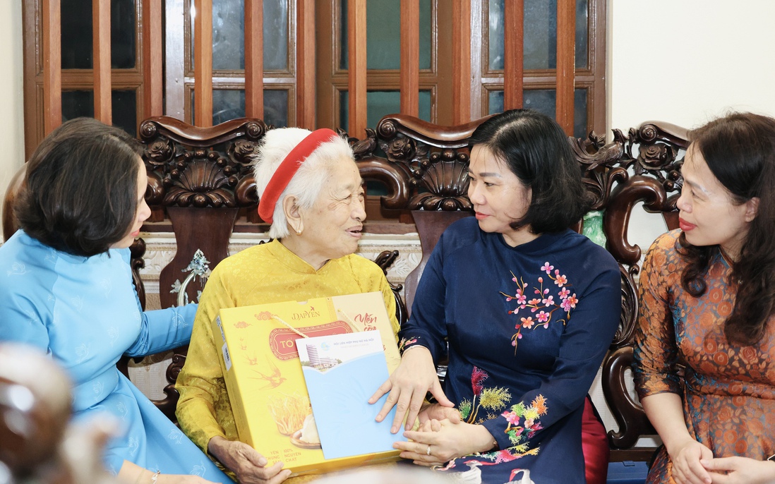 Lãnh đạo Hội LHPNVN tri ân Mẹ Việt Nam anh hùng, người có công, gia đình chính sách tại Hà Nội